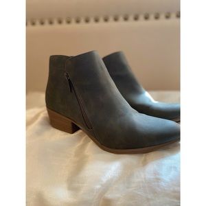 Size 9 Massini Grey Booties